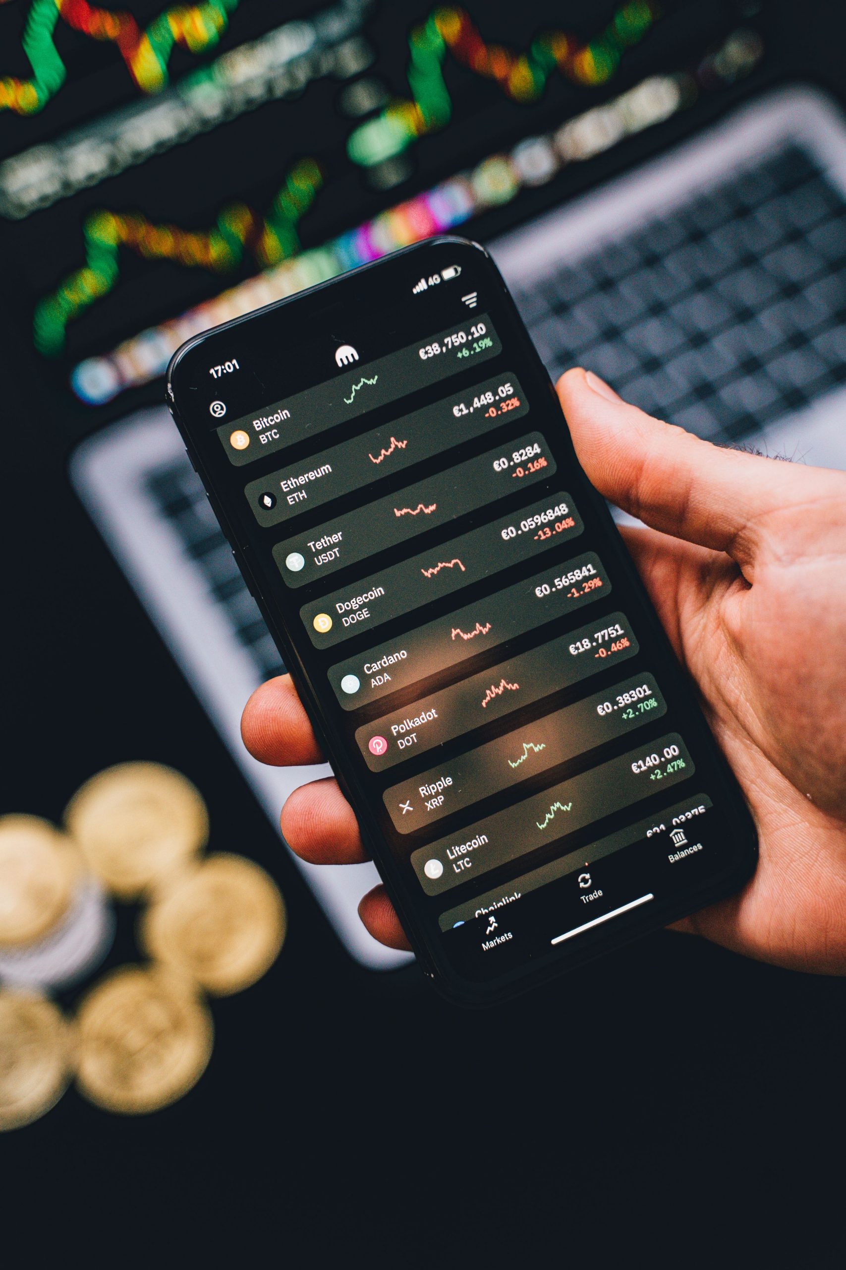 Krypto Ermittler mit KI Blockchain Analyse